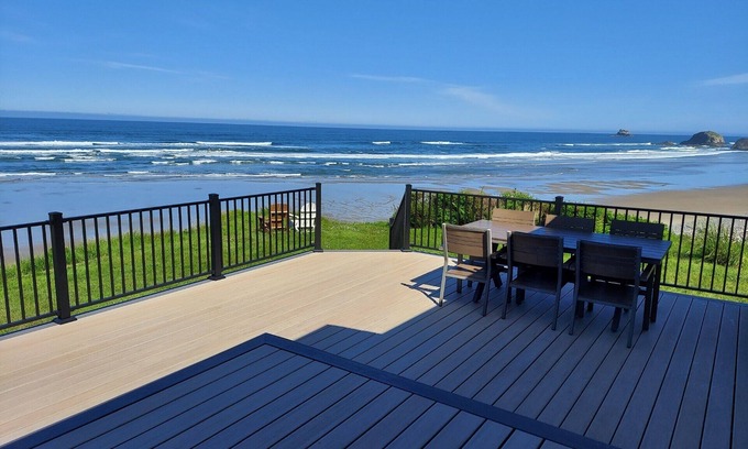 Arch Cape House | On the Beach. Yes, on the Beach. It's all about the View and being on the Beach