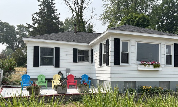 Lakeside House | On the bike path to the beach near downtown Lakeside Muskegon