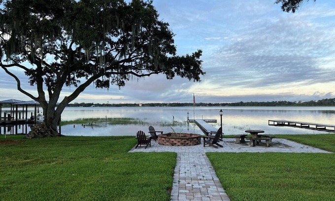 Winter Haven House | On The Chain Connected By Chain Of Lakes