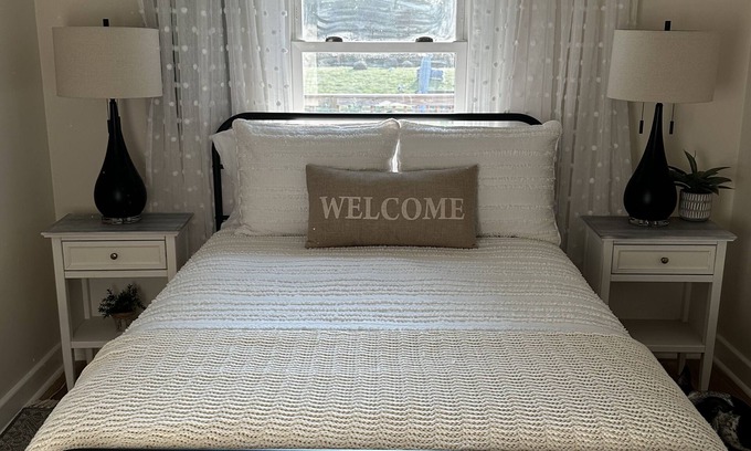 Crossville House | On The Farm - Charming 3 Bedroom Farm Experience or Just a Peaceful Getaway