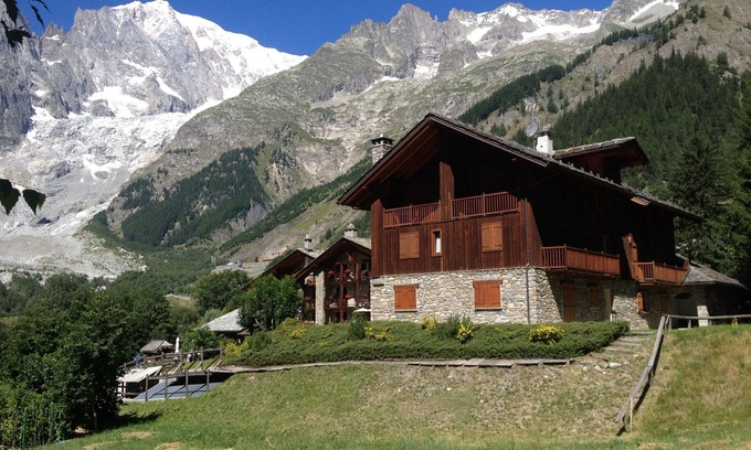 Entreves Apartment | On the foot of Mont Blanc