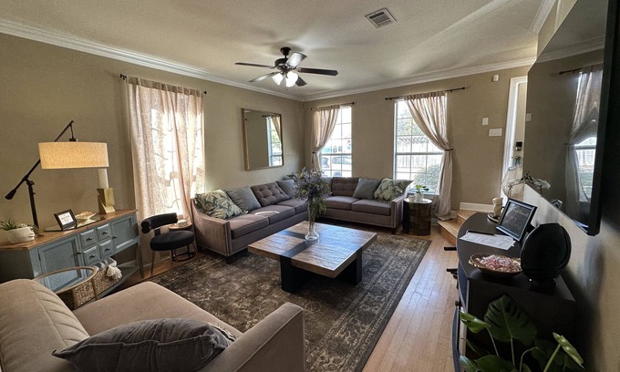 Highlands - Perkins Condo | On the Geaux - Walking Distance to LSU