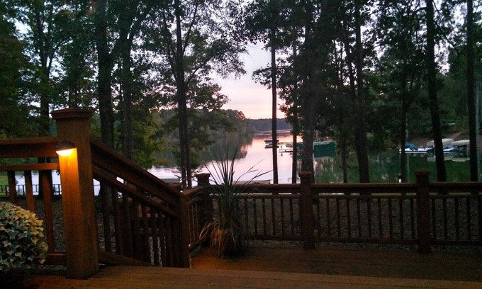Lake Oconee Cottage | On the Lake and In the Woods