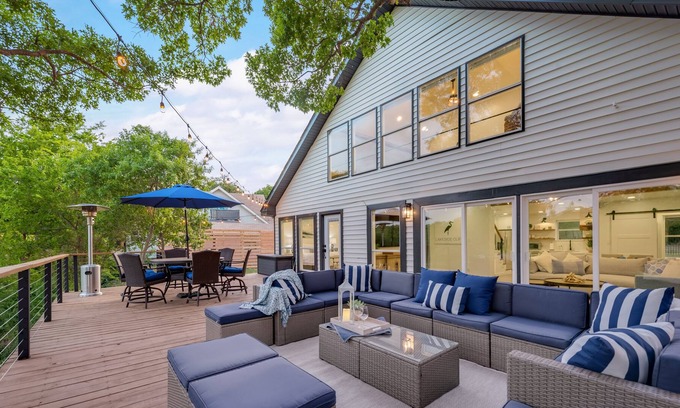 White Settlement House | On the Lake!!! Lakeside Cliff offers elegance with tons of space inside and out.