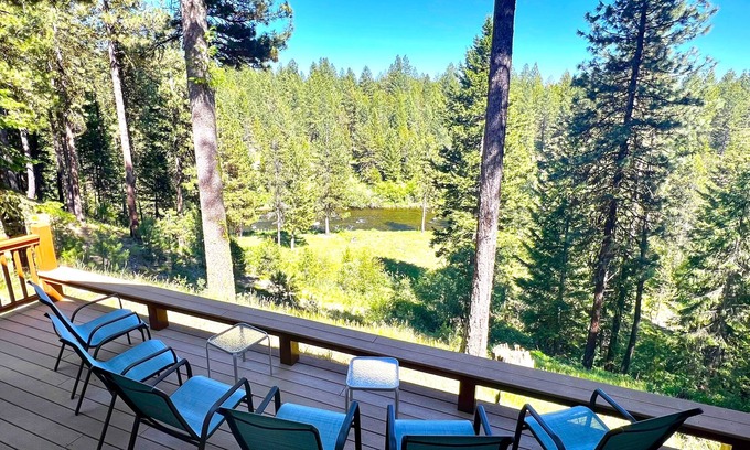 McCall House | On the Payette River - beauty, comfort, gourmet kitchen