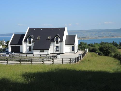 Ballymacarthur Bed & Breakfast | On the Rocks B&B