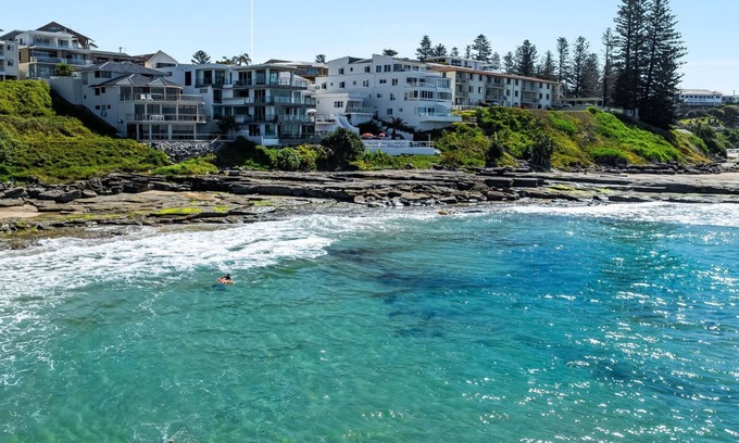 Yamba Apartment | On The Rocks | Beachfront To Convent Beach