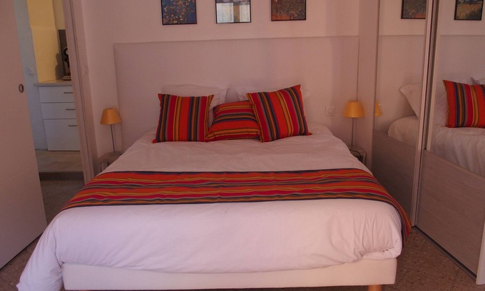 Arles City Centre Apartment | On the roofs of Arles in Provence