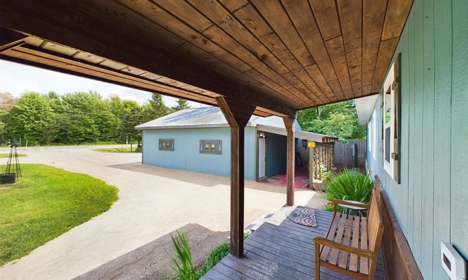 Shingleton House | ON THE TRAIL! Newly remodeled, Happy Trails Home