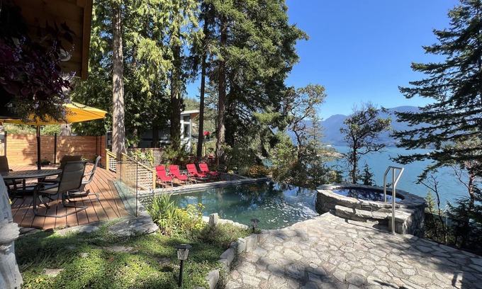 Bowen Island House | On the Water, in the Woods, a Red Cedar Log Cabin
