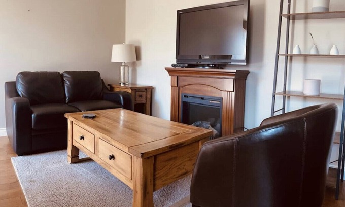 Comox House | On TheRock BnB ~ Modern Suite