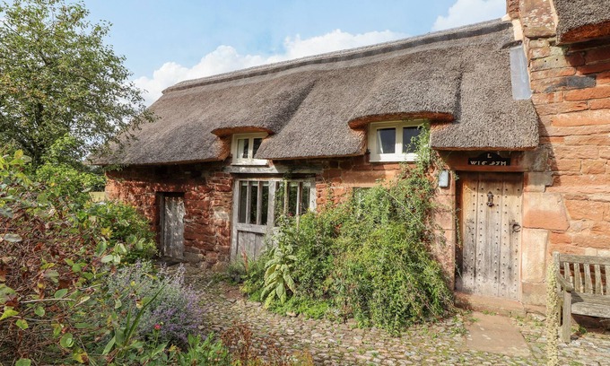 Penrith Cottage | ONA ASH, pet friendly, character holiday cottage in Kirkoswald