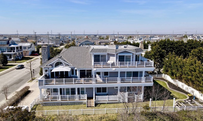 Avalon House | Once in a lifetime vacation opportunity with expansive space for the family to enjoy together all while being directly on the beach.