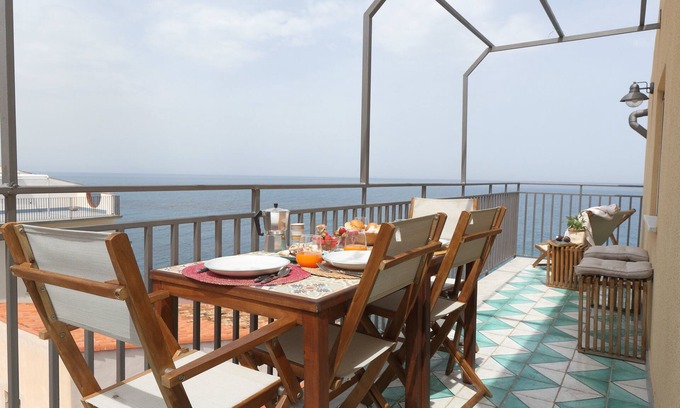 Old Town Apartment | Ondina (by Vacation Service)