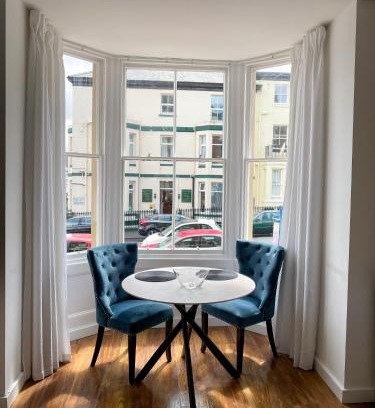 West Cliff Apartment | One Abbey Court