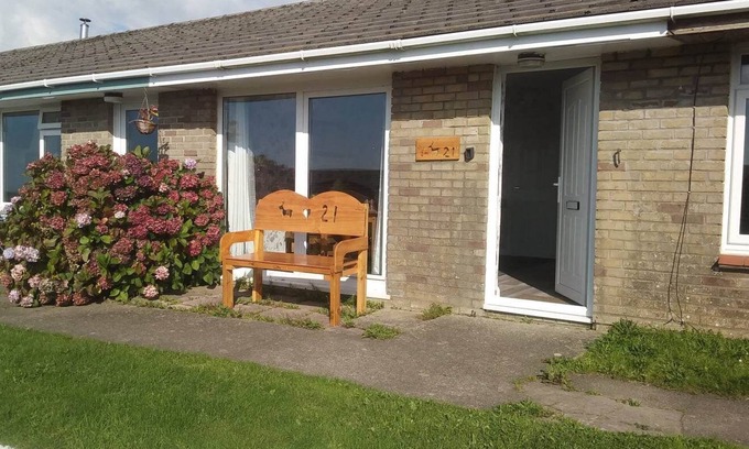 Woolacombe Ski Chalet | one bed room with sofa bed, wifi , sea views