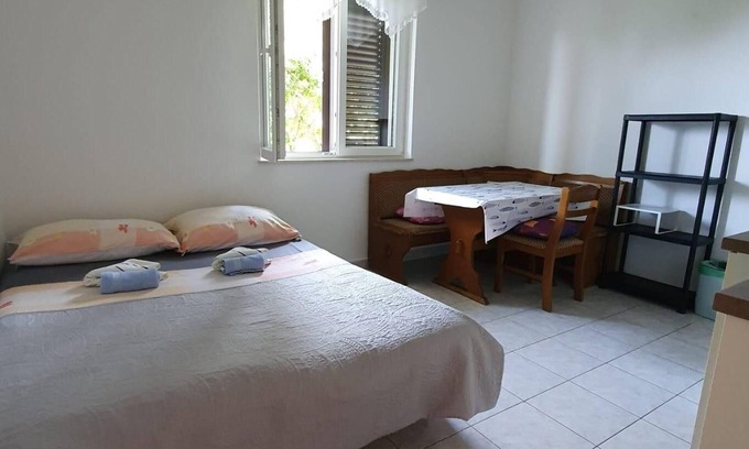 Stara Novalja Apartment | One bedroom apartment near beach Stara Novalja, Pag (A-13938-a)