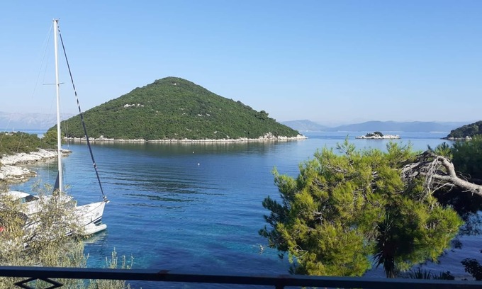 Prozurska Luka Apartment | One bedroom apartment near beach Prožurska Luka, Mljet (A-617-b)