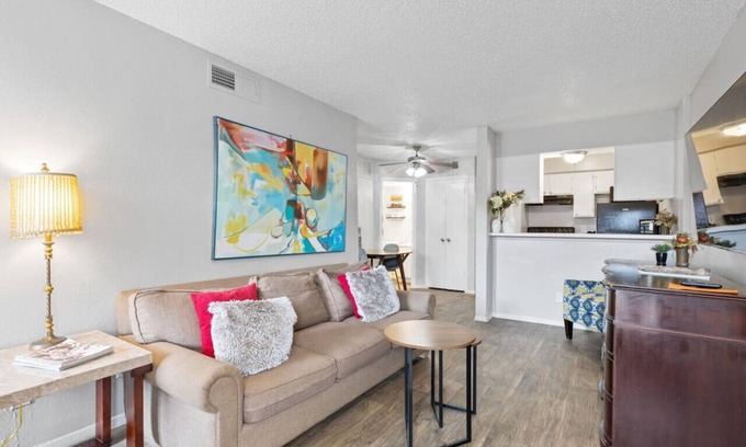 Park Central Apartment | One Bedroom Apartment- Access to all DFW!
