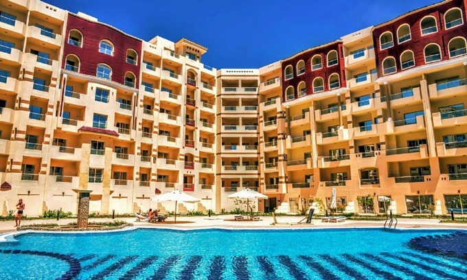 Corniche Road-Dahar Apartment | One-bedroom apartment G on the Red Sea in Hurghada with pool and beach