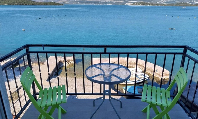 Peljesac peninsula Apartment | One bedroom apartment near beach Cove Pještata, Pelješac (A-24021-b)
