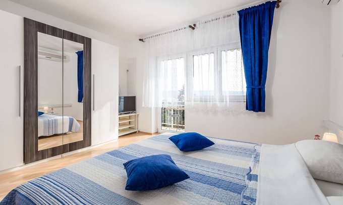 Klenovica Apartment | One bedroom apartment with balcony and sea view Klenovica, Novi Vinodolski (A-5575-a)