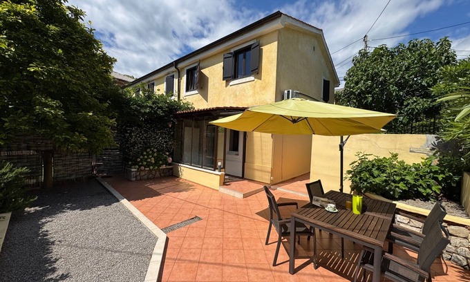Sodici Apartment | One bedroom apartment with air-conditioning Kostrena, Rijeka (A-20958-a)
