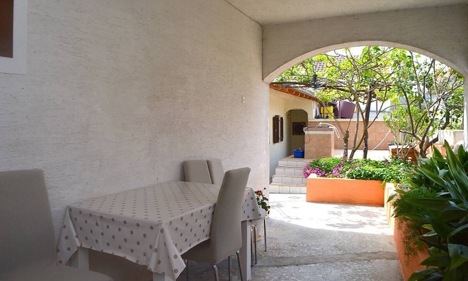 Lukoran Apartment | One bedroom apartment with terrace Lukoran, Ugljan (A-23830-a)