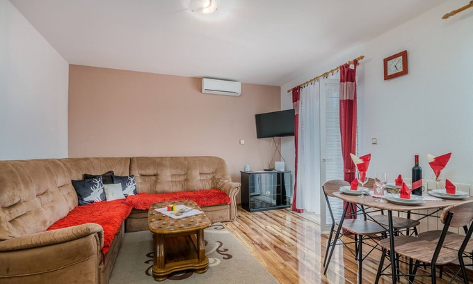 Milovcici Apartment | One bedroom apartment with balcony Milovcici, Krk (A-19308-b)