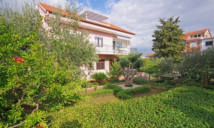 Pirovac Apartment | One bedroom apartment with terrace Pirovac, Šibenik (A-23285-a)
