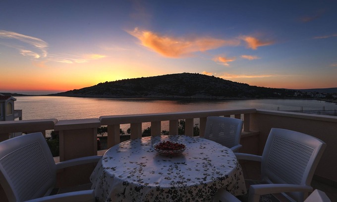 Razanj Apartment | One bedroom apartment near beach Ražanj, Rogoznica (A-7484-a)