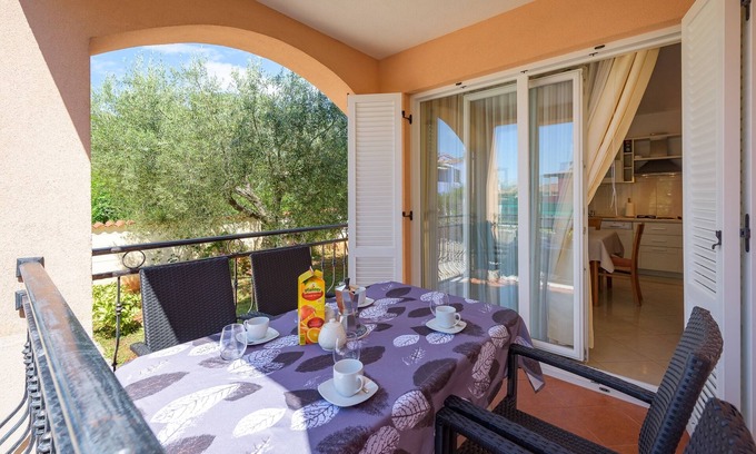 Basanija Apartment | One bedroom apartment with terrace Bašanija, Umag (A-3402-a)