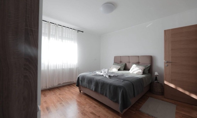Vrbovec Apartment | One bedroom apartment with air-conditioning Vrbovec, Prigorje (A-22922-b)