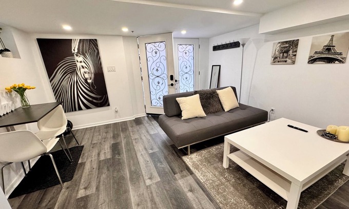 The Junction Apartment | One bedroom apartment in Toronto's Hip Hotspot