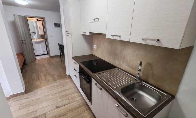 Koper Apartment | One Bedroom Apartment in Koper with Shared Terrace