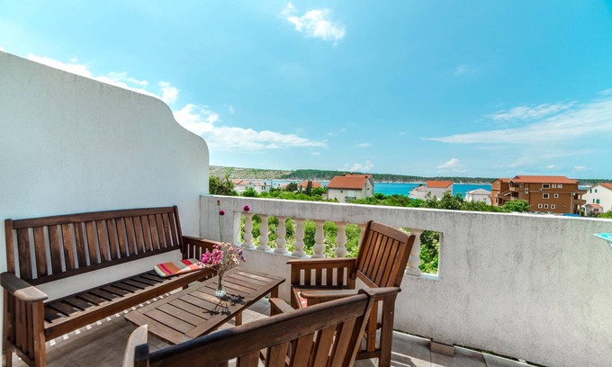 Barbat na Rabu Apartment | One-Bedroom Apartment JASKO 3