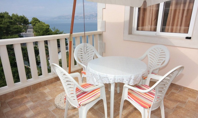Postira Apartment | One bedroom apartment near beach Postira, Brač (A-705-d)