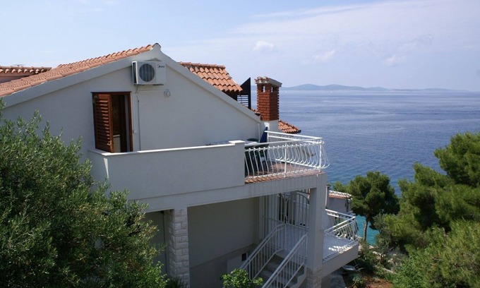 Tribunj Apartment | One bedroom apartment near beach Tribunj, Vodice (A-2993-a)