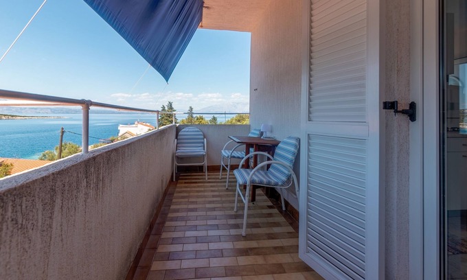 Pokrivenik Apartment | One bedroom apartment near beach Cove Pokrivenik, Hvar (A-4604-d)