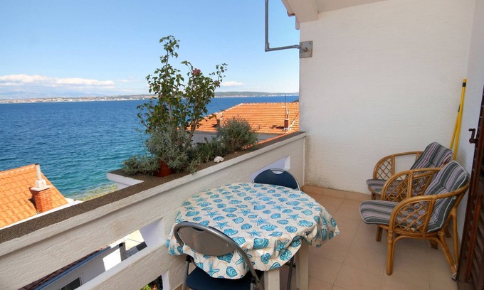 Kali Apartment | One bedroom apartment near beach Kali, Ugljan (A-837-b)