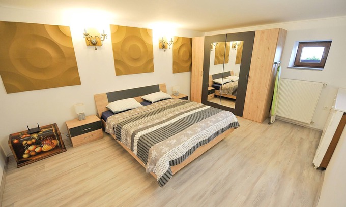 Brezice Apartment | One Bedroom Apartment Silvester with Onsite Wellness