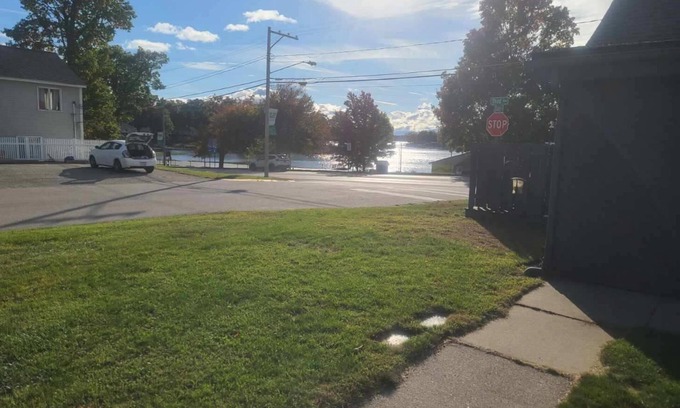 Fruitport House | One bedroom apartment in Fruitport, MI , Sleeps 4 ,great location.