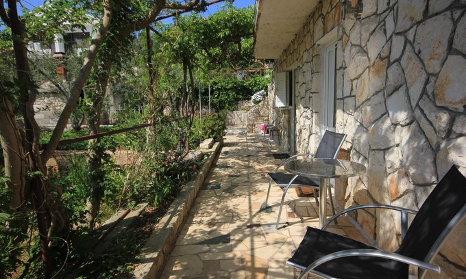 Necujam Apartment | One bedroom apartment with terrace Nečujam, Šolta (A-8691-b)