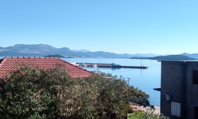 Drace Apartment | One bedroom apartment with balcony and sea view Drače, Pelješac (A-14019-c)