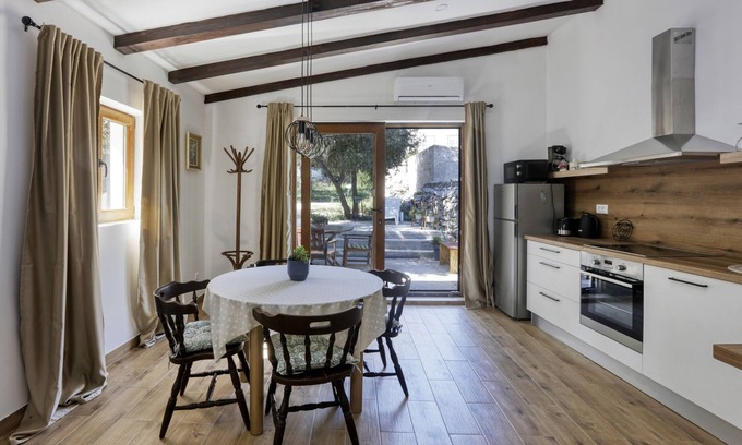 Jezera Apartment | One bedroom apartment with terrace Jezera, Murter (A-19056-d)