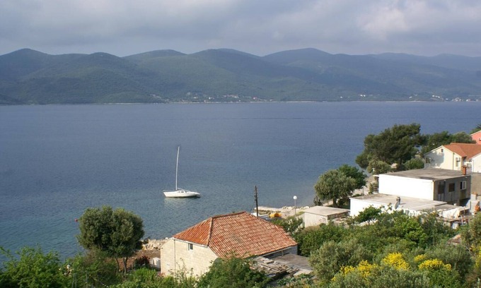 Viganj Apartment | One bedroom apartment with terrace and sea view Viganj, Pelješac (A-260-c)