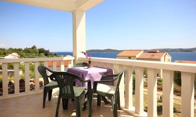 Kuciste Apartment | One bedroom apartment with terrace and sea view Kučište - Perna, Pelješac (A-10161-b)