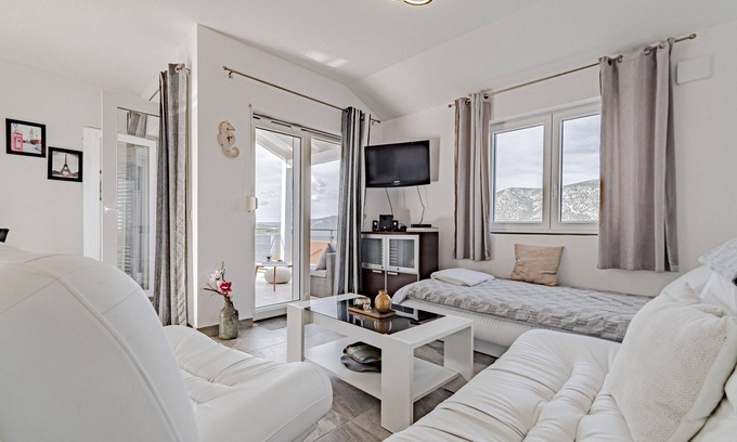 Kneza Apartment | One bedroom apartment with terrace and sea view Kneža, Korčula (A-21863-a)