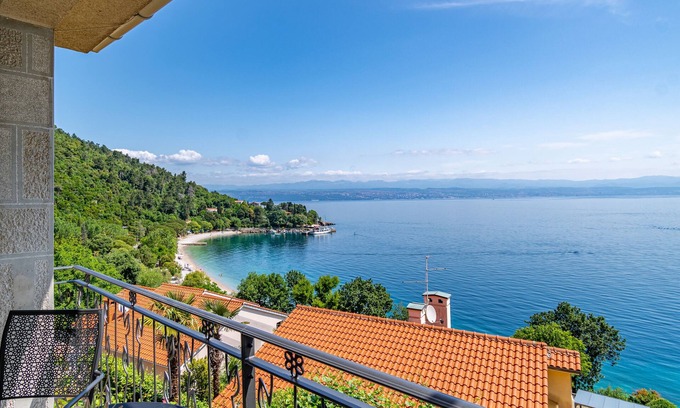 Medveja Apartment | One bedroom apartment with terrace and sea view Medveja, Opatija (A-7720-a)