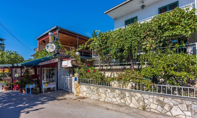 Selce Apartment | One bedroom apartment with balcony and sea view Selce, Crikvenica (A-19455-a)